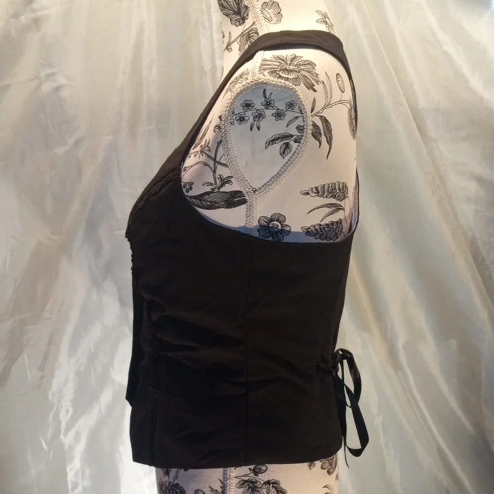 Black Women's Sleeveless Button-Front Vest - Picture 7 of 9